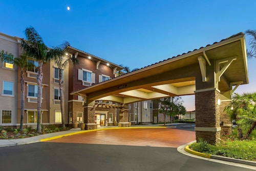 Comfort Inn & Suites near Ontario Airport