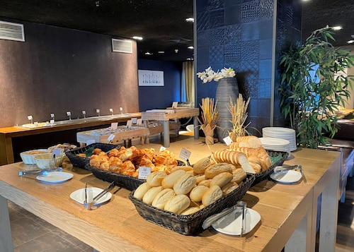 XO Hotels Blue Tower