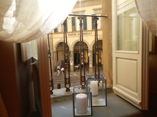 My house with steam room, theater view, chromtherapy, relaxing music, jacuzzi...