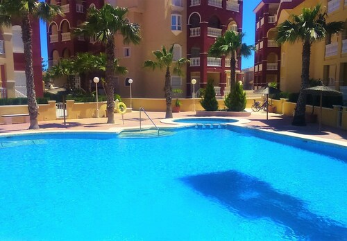 Beautiful Modern 3 bed 2 bath apartment in Puerto Marina