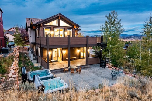 Lavish 7-Bedroom Home Near Skiing at Bear Hollow