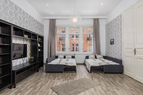 Real Apartments Semmelweis