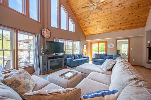 Adventure Awaits w/ Game Room & Hot Tub