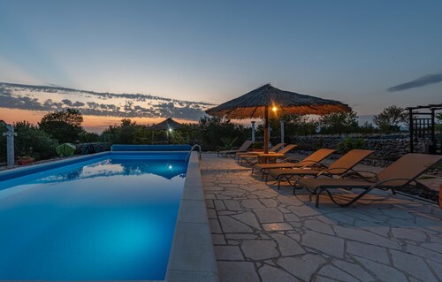 Gorgeous home in Gornje Ceranje
