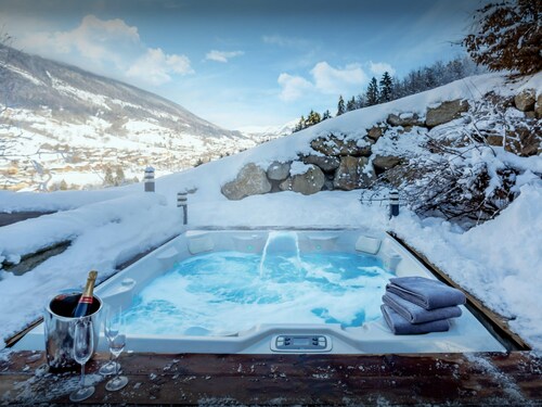 Chalet Colombine - luxury base 15p indoor pool & spa, cinema - OVO Network
