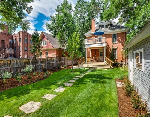 Designer Retreat in Old Town! Perfect for CSU parents..Walk everywhere