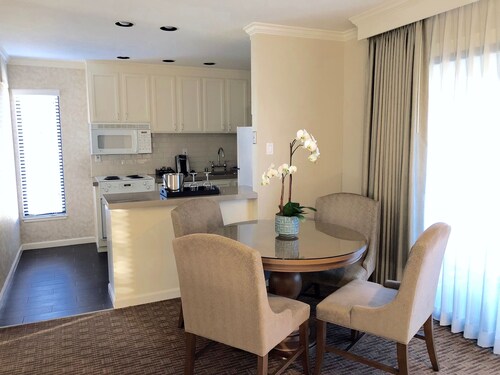 Charming 1-Bedroom Suite at Silverado Resort in the Napa Valley