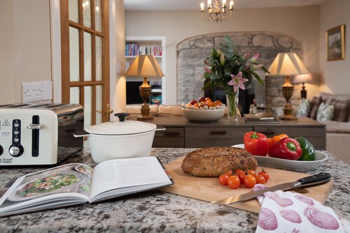 Bartlehill Cottage, Idyllic Pet Friendly Cottage, Beautiful Scottish Borders