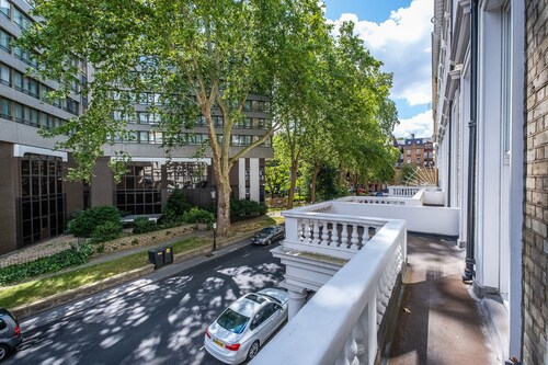 Lak Serviced Apartments