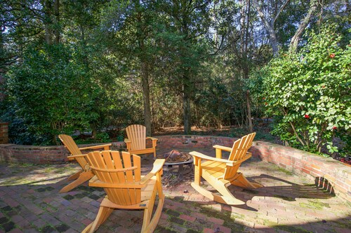 65 Blue Road: 6 BR, 6 BA House in Pinehurst, Sleeps 12