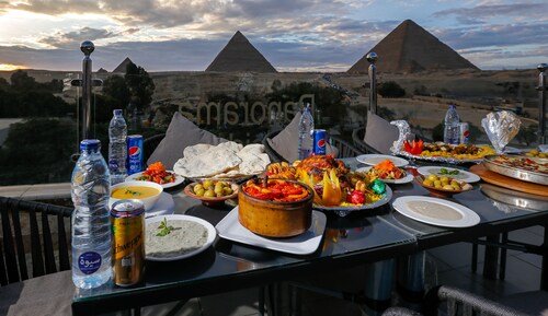Panorama Pyramids Inn