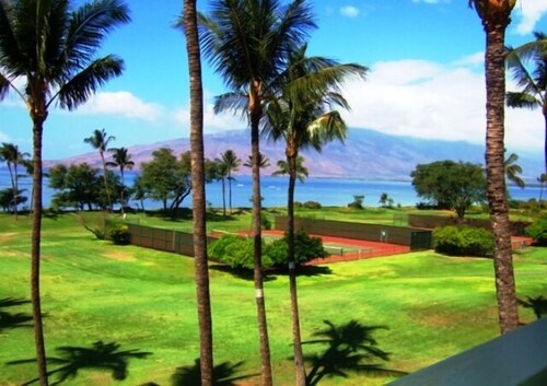 Leinaala Oceanfront 405 Panoramic Ocean View, Great Rates, Steps to the beach