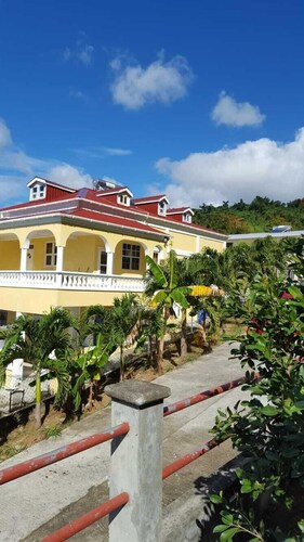 Modern Air Conditioned Home For Family and Adventure