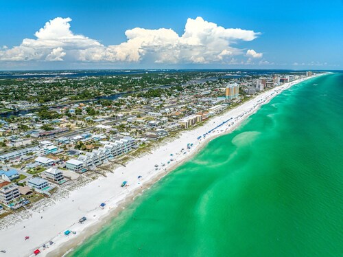Newly remodeled! Only steps to the beach! Private Pool!