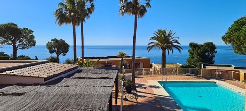 F2 beautiful air-conditioned sea view in theoule sur mer alpes maritimes