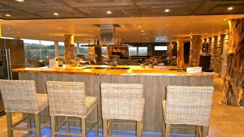 FOREST HILLS LODGE (19 pers)