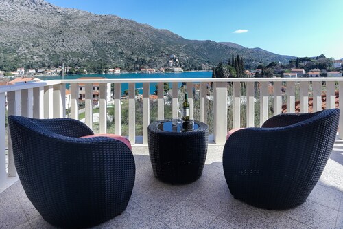 Luxury apartment in Dubrovnik area for your complete holiday experience