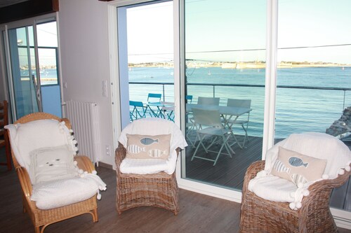 Directly on the beach, unique sea view, quiet, Clévacances rating, for 8 persons