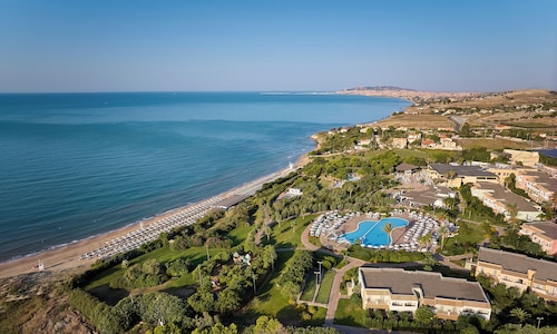 Serenusa Resort