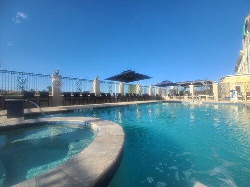 Holiday Inn Express Glen Rose by IHG