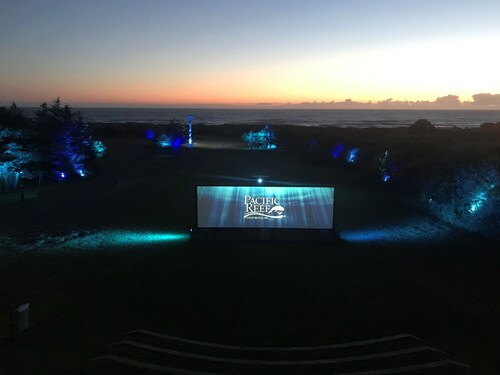 Pacific Reef Hotel & Light Show