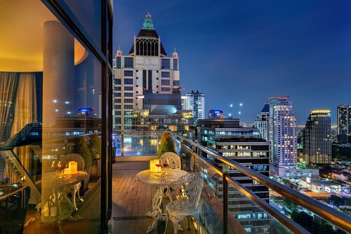 Bandara Silom Suites