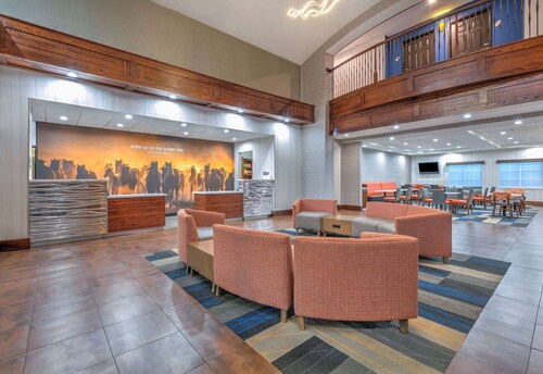 La Quinta Inn & Suites by Wyndham Fort Worth NE Mall