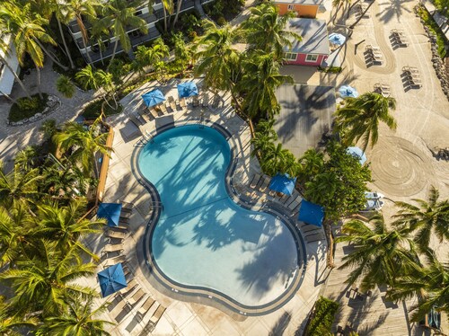 La Siesta Resort & Villas