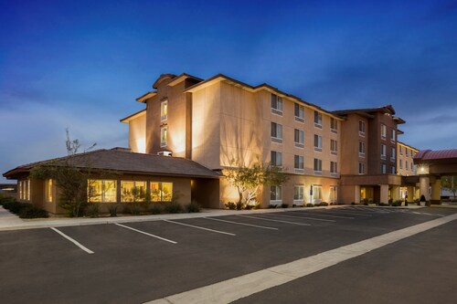 Holiday Inn Hotel & Suites Barstow, an IHG Hotel