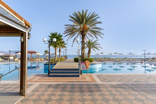 Hydramis Palace Beach Resort