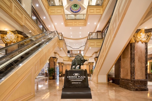 Crowne Plaza Shanghai Nanjing Road by IHG