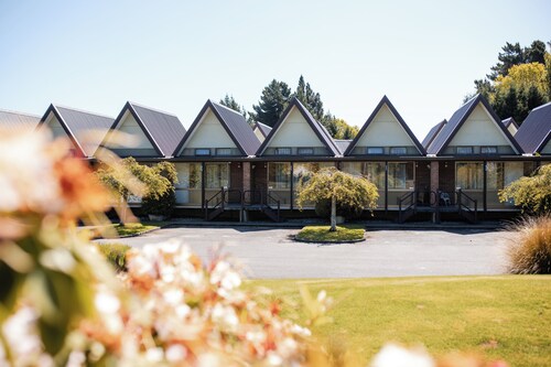 Ascot Park Hotel