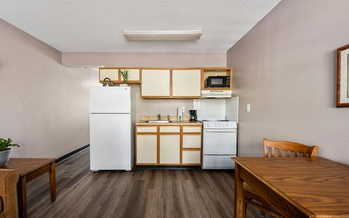 Affordable Suites Greenville