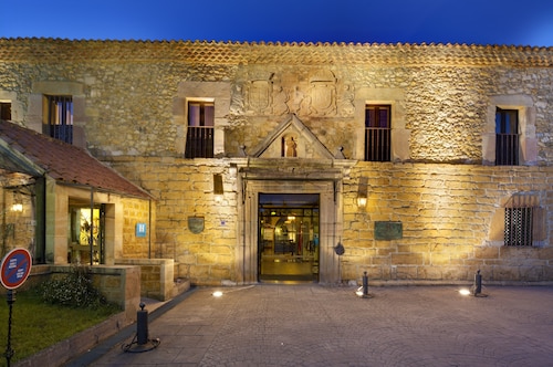 Parador De Cangas De Onis