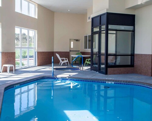 Comfort Inn & Suites Harrisonville