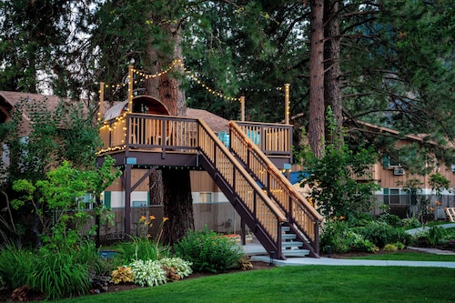 Blue Elk Inn