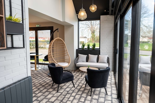 Kyriad Laval