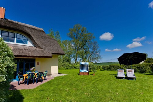 Reetdachhaus Eibe 2 mit Kamin Sauna WLan - DHH Eibe 2