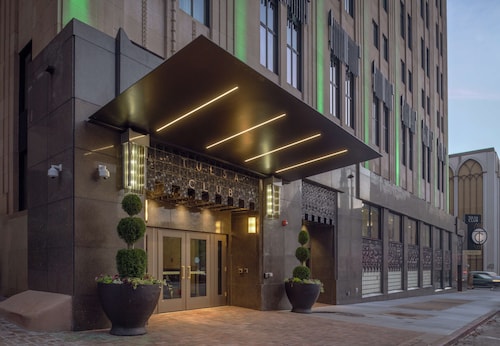 Tulsa Club Hotel, Curio Collection by Hilton