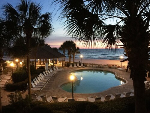 Million Dollar View On Family Friendly Beach - Includes Beach Chairs