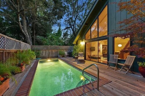 House on Broadway at the Plaza!