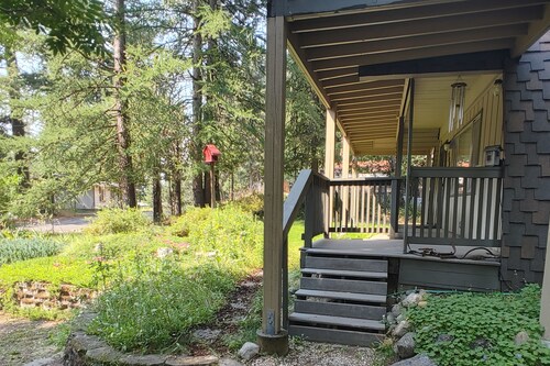 Welcoming home with large decks & wood stove - located in heart of McCall