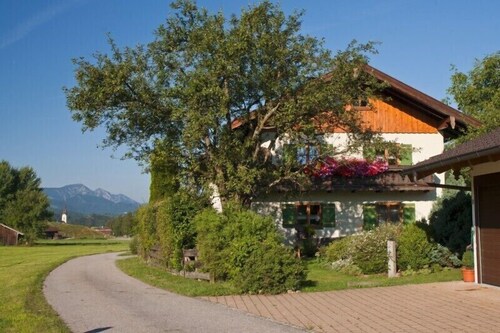 Ferienwohnung 100 QM  mit Balkon für  1-6 Personen