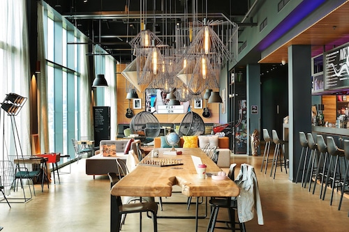 Moxy Edinburgh Airport