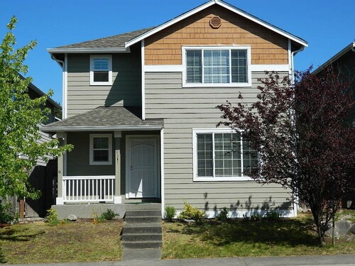 Upscale Puyallup Home ☆ Near Seattle, Tacoma, Puget Sound, Cascade Mountains