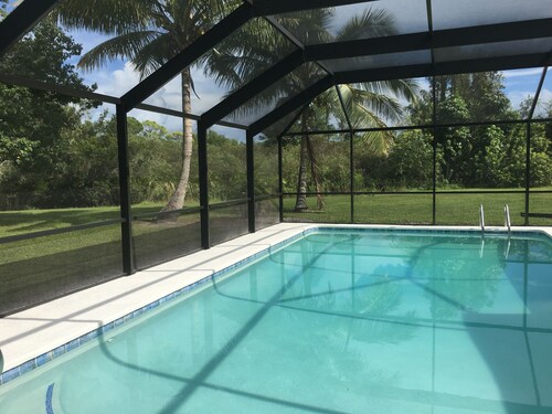 Tropical escape in Stuart