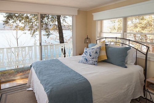 Lake George,Lakefront,Sleeps 20, 3-homes, 8 bedrooms, lakefront deck, boat avail