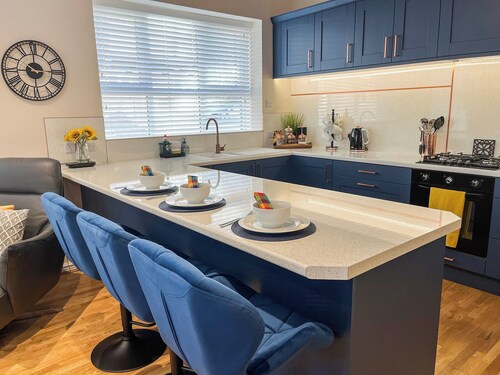 2 bedroom accommodation in Edwinstowe, near Mansfield