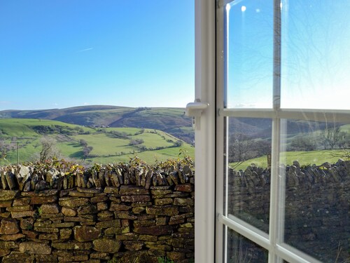 3 bedroom accommodation in Llangeinor, near Bridgend