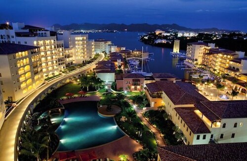 Porto Cupecoy : Spacious 2 BRS condo on Porto Cupecoy Marina